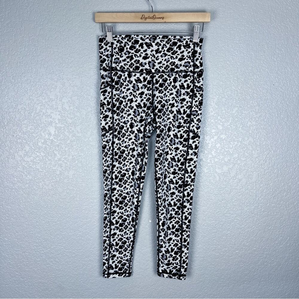 ZYIA Snow Leopard Pocket Brilliant Hi-Rise 7/8 Leggings 8-10 - Black White Gray - Picture 2 of 9